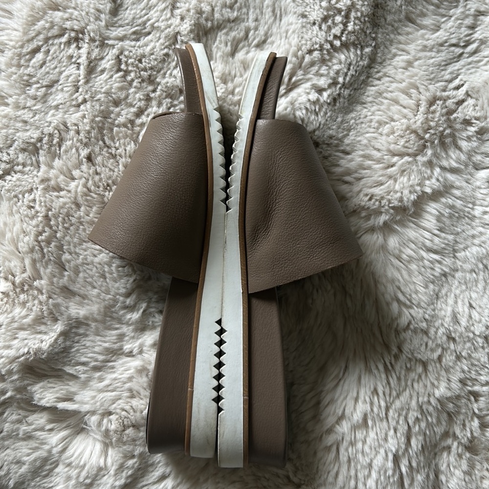 Eileen Fisher Taupe Leather Sandals - Picture 5 of 9